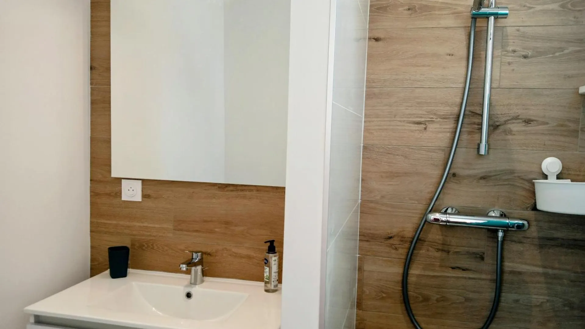 Tribord Babord Draps Fournis Parking Wifi Apartment Arzon